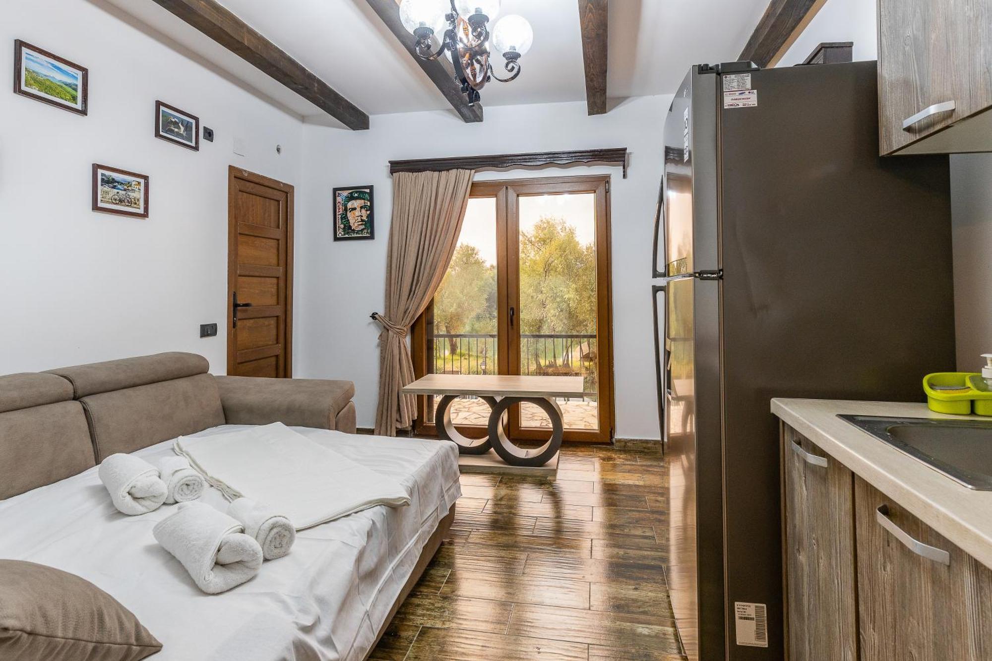 Luxury House Lotos Apartment Golubovci Luaran gambar